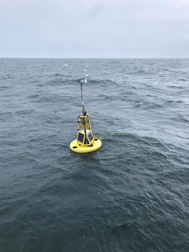 En boj som mäter temperatur i havet.