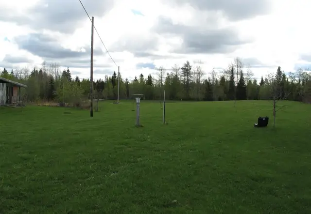 Klimatstationen i Vägersjön på gräs.