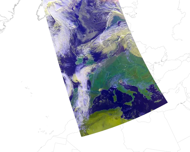 Satellitbild visar Skandinavien som till stora delar är täckt av moln.