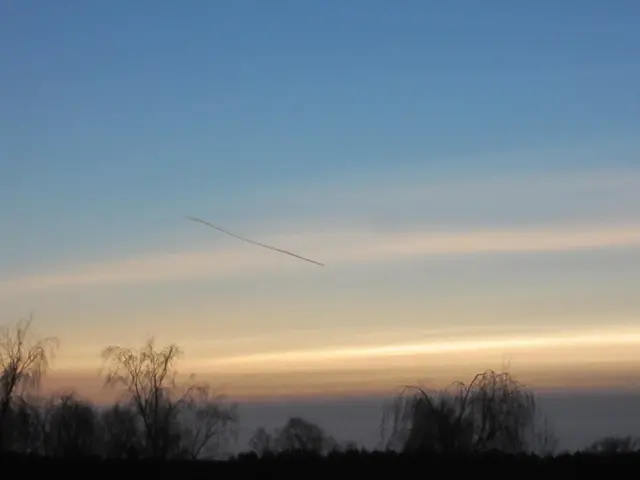 I bilden visas pärlemormoln över Norrköping.