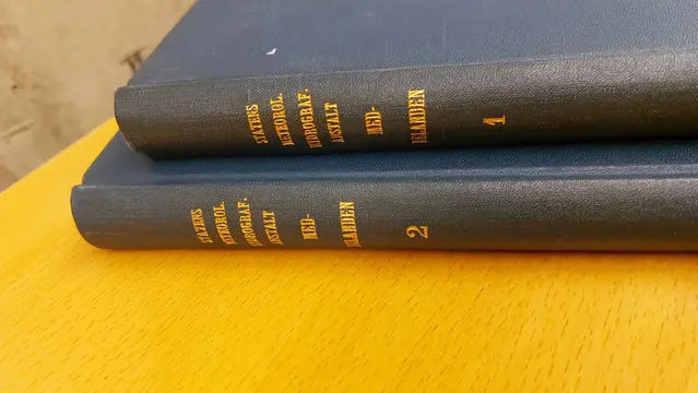 Blå inbundna böcker