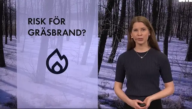 Tjej i studio som pratar om risk för gräsbrand.